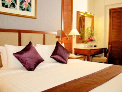 Everly Hotel